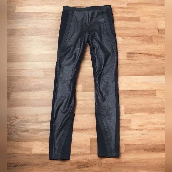 BCBG Max Azria Landyn Vegan Leather Black Leggings Size XS - Picture 3 of 11